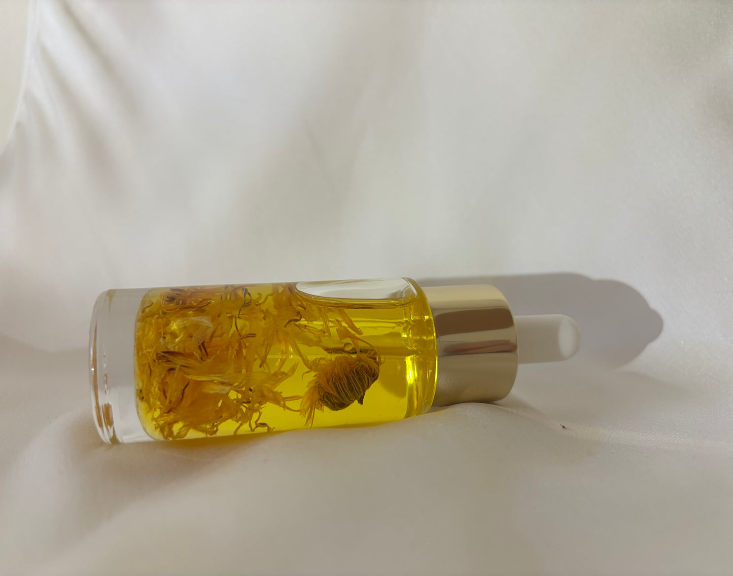 Calendula in Sweet Almond & Jojoba body oil